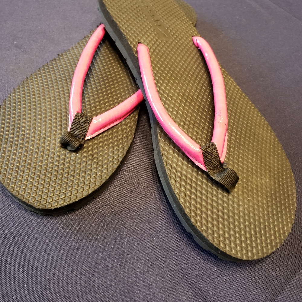 Size 7 Speedo flops